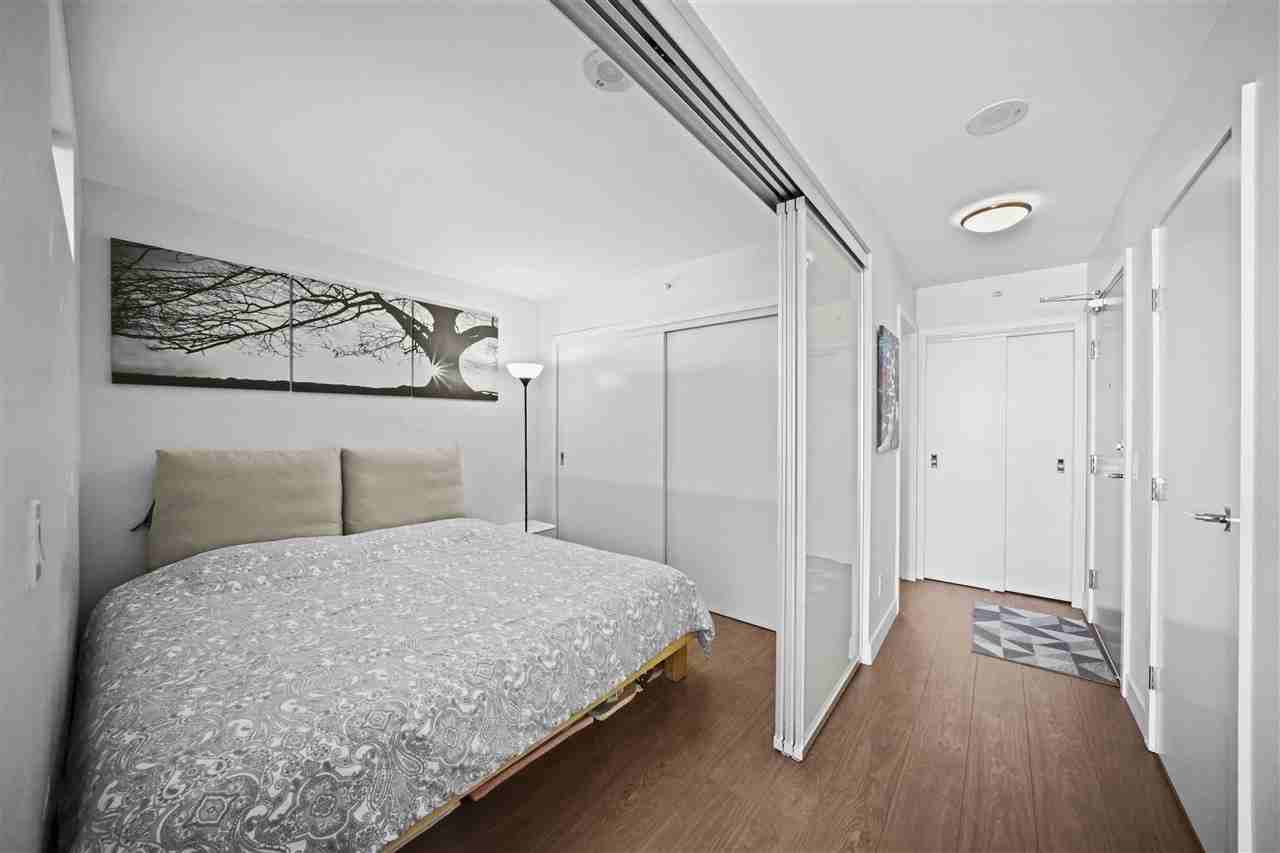 668 Columbia Street - Photo 3