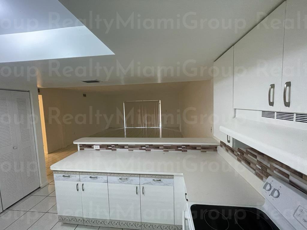 14915 Sw 80th St #1 - Photo 3 of 15