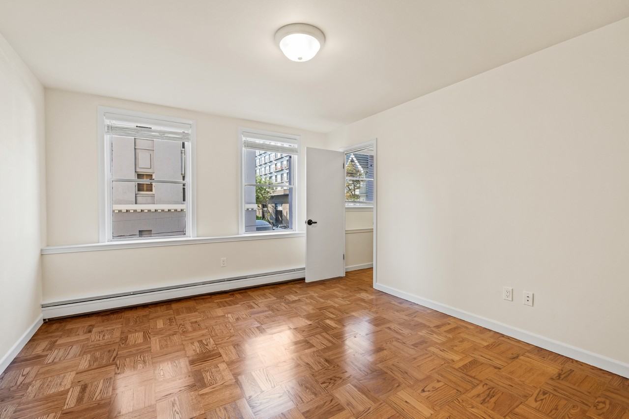 1310 Jones St #105 - Photo 3 of 7