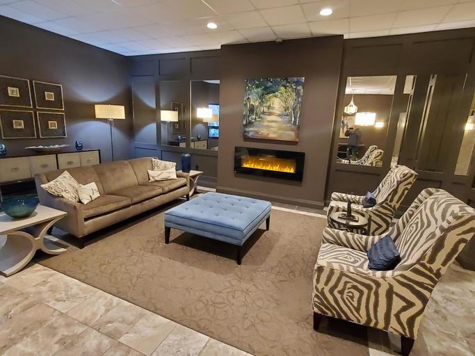 549 Ridout St N #102 - Photo 3 of 19