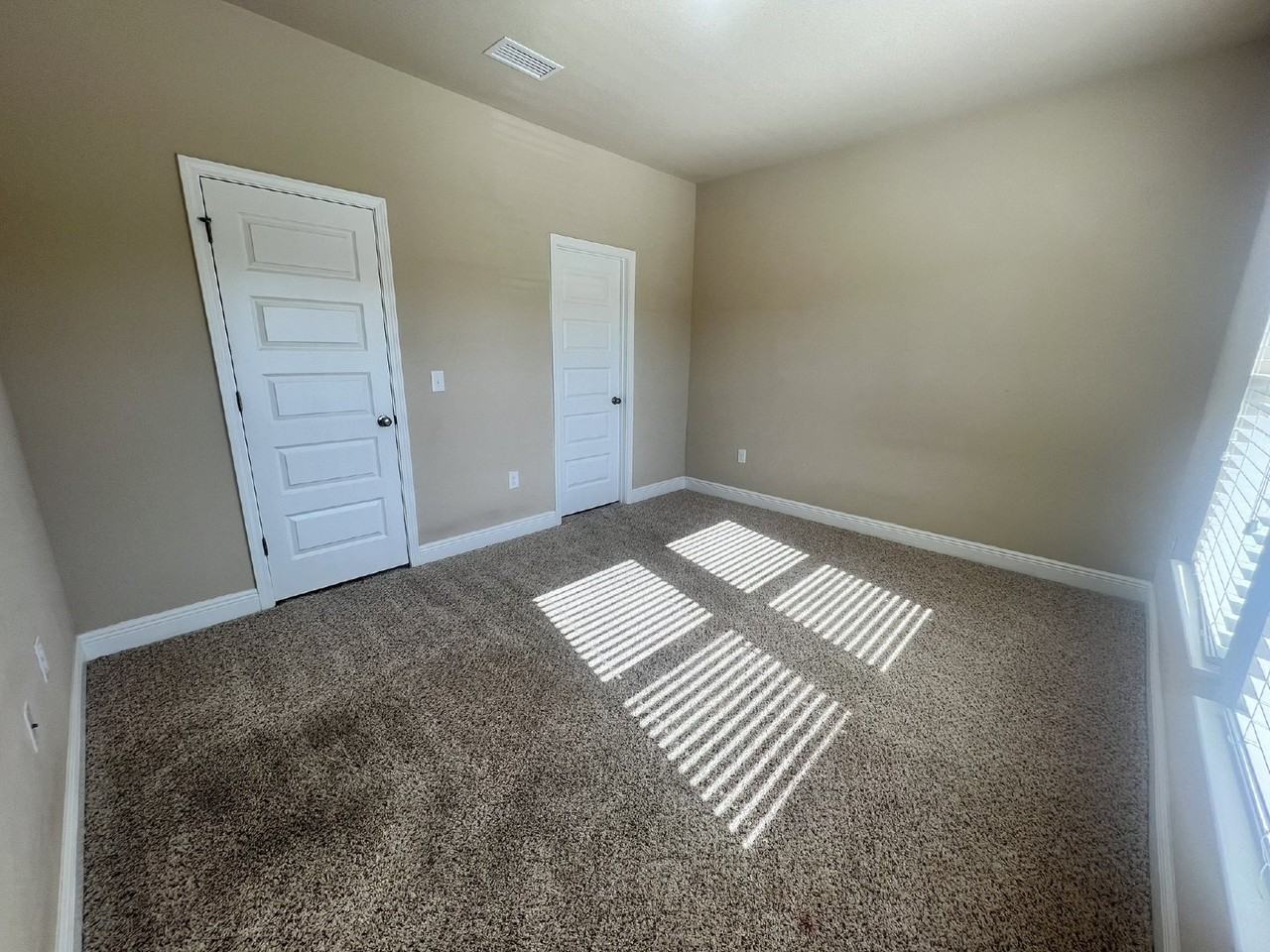 4512 Oak Orchard Cir - Photo 2 of 44