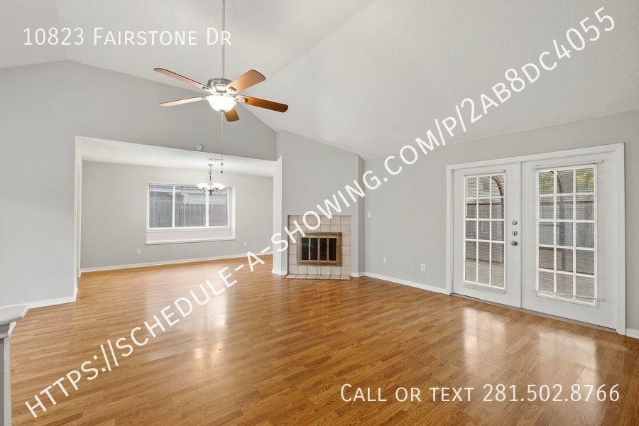 10823 Fairstone Dr - Photo 2 of 12