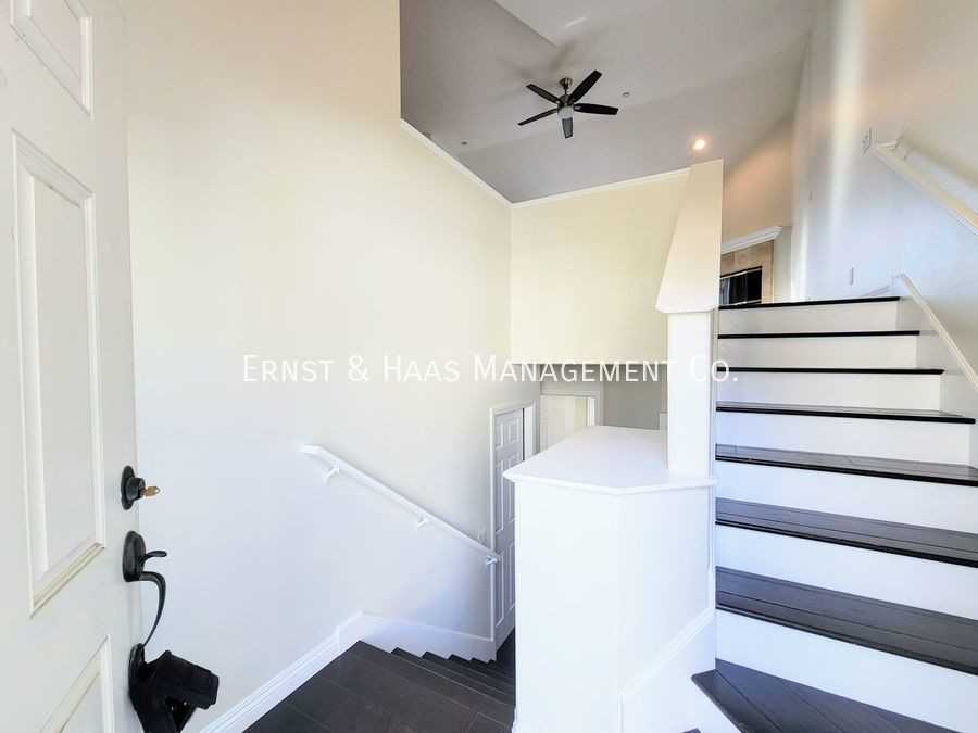 4058 Green Ave - Photo 3 of 30