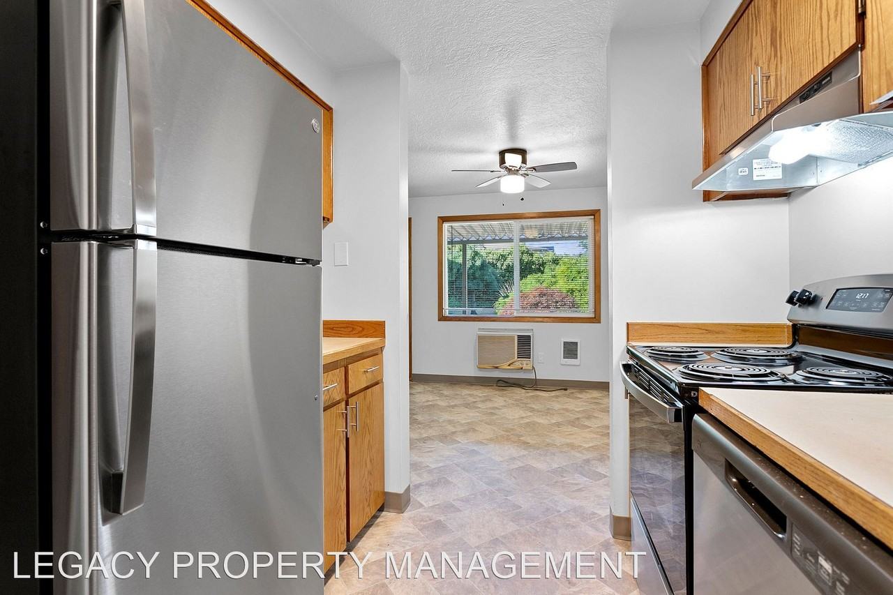 12240 NE Siskiyou Street - Photo 2 of 39