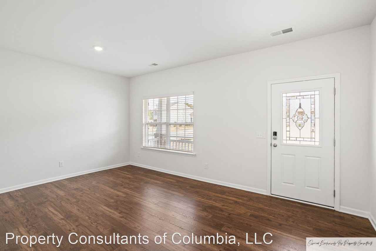 568 Stone Hollow Dr - Photo 3 of 37
