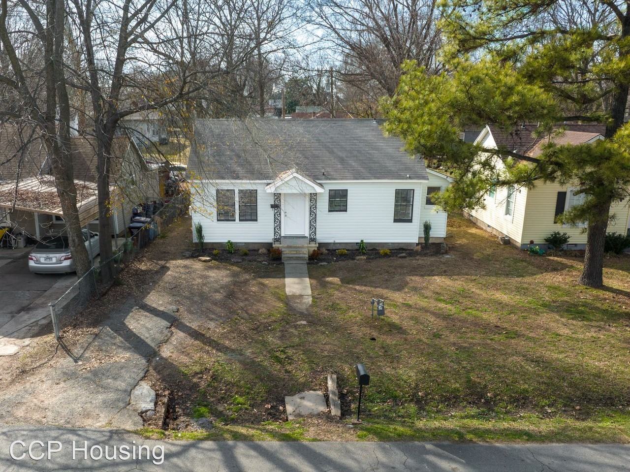 1217 N 35th St - Photo 3 of 15