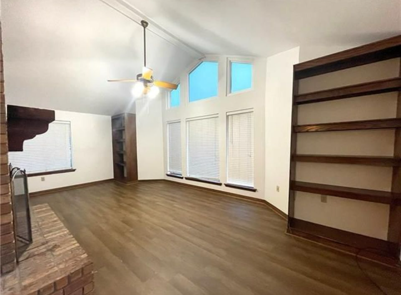 215 Dunleith Dr - Photo 2 of 13