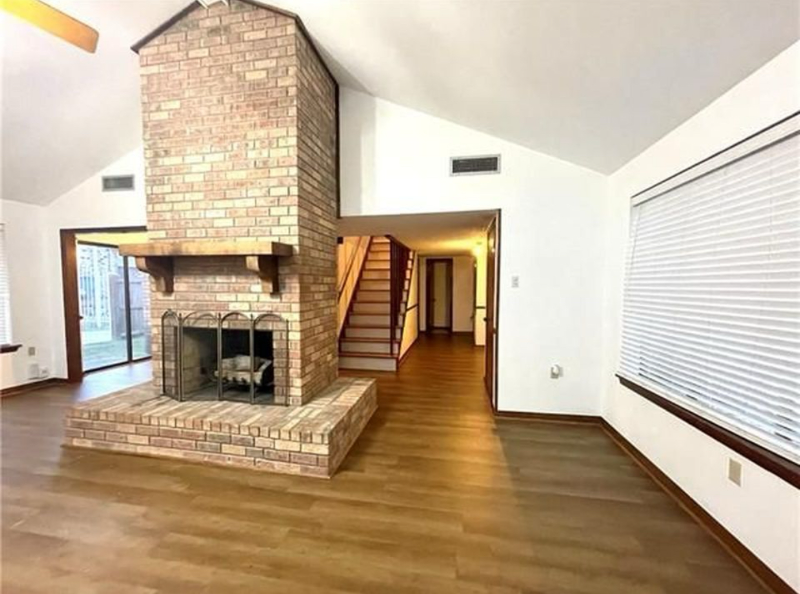 215 Dunleith Dr - Photo 3 of 13