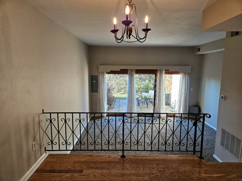 1238 Pennsbury Blvd - Photo 2 of 13