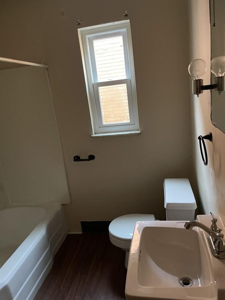 1205 12th St #3 - Photo 6 of 8