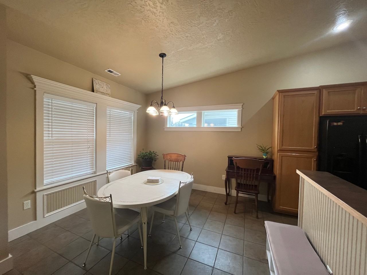 1305 N Gallant Ln #1305G - Photo 3 of 20