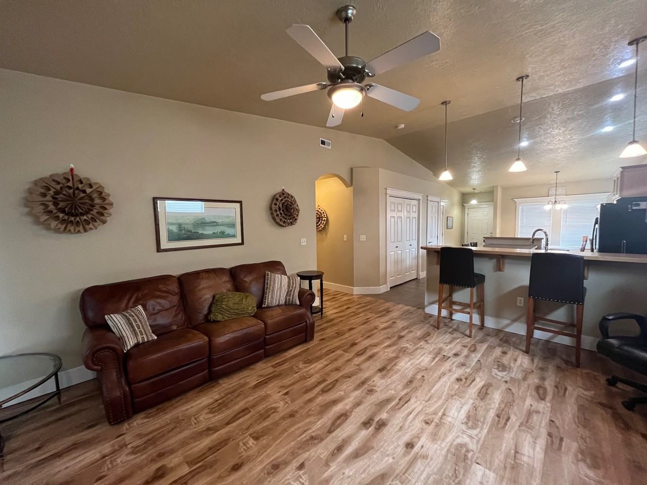 1305 N Gallant Ln #1305G - Photo 7 of 20