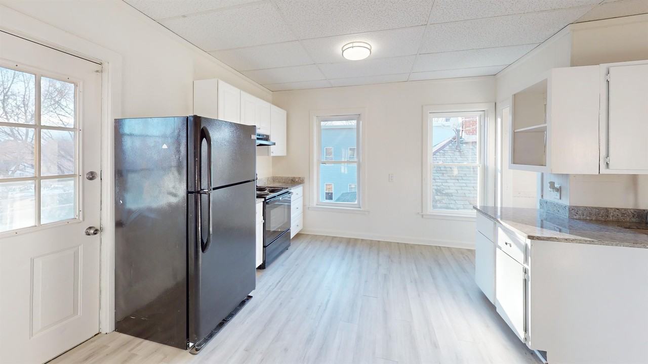 16 Knowlton Street - 3Unit 3 #3 - Photo 2 of 11