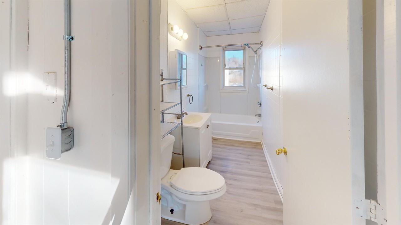 16 Knowlton Street - 3Unit 3 #3 - Photo 3 of 11