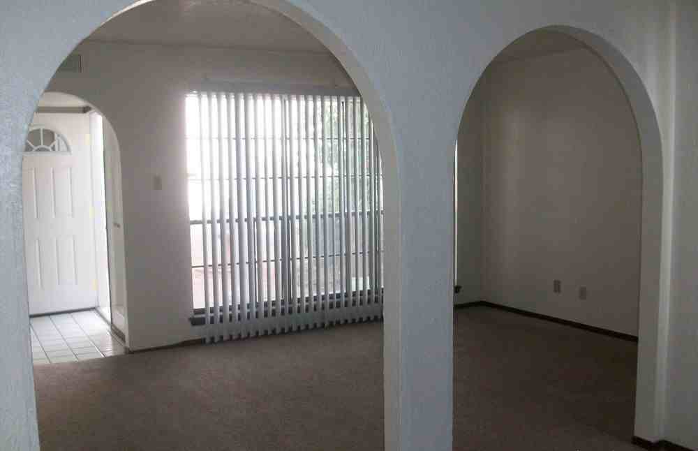 6913 Orizaba Ave - Photo 3 of 14