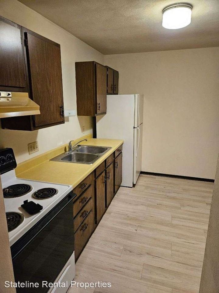 1908 Blackhawk Blvd - Photo 2 of 8