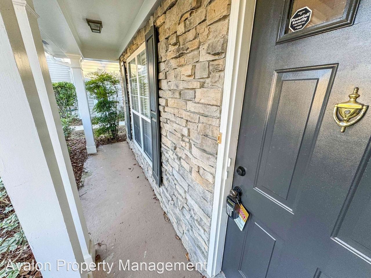 3035 Langley Close Nw - Photo 3 of 50