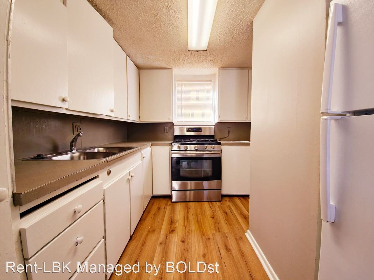 2601 25th Street - Photo 3 of 9