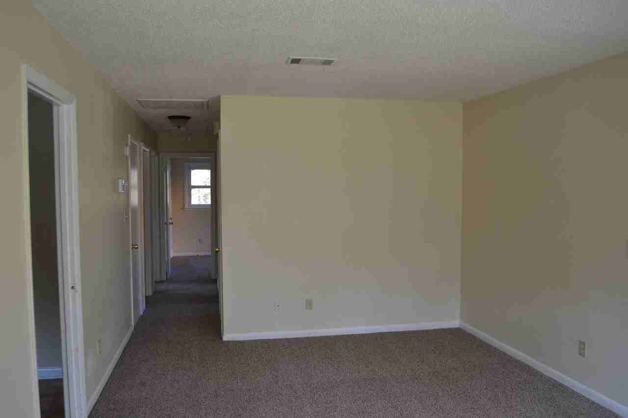 605 Azalea St - Photo 2 of 14