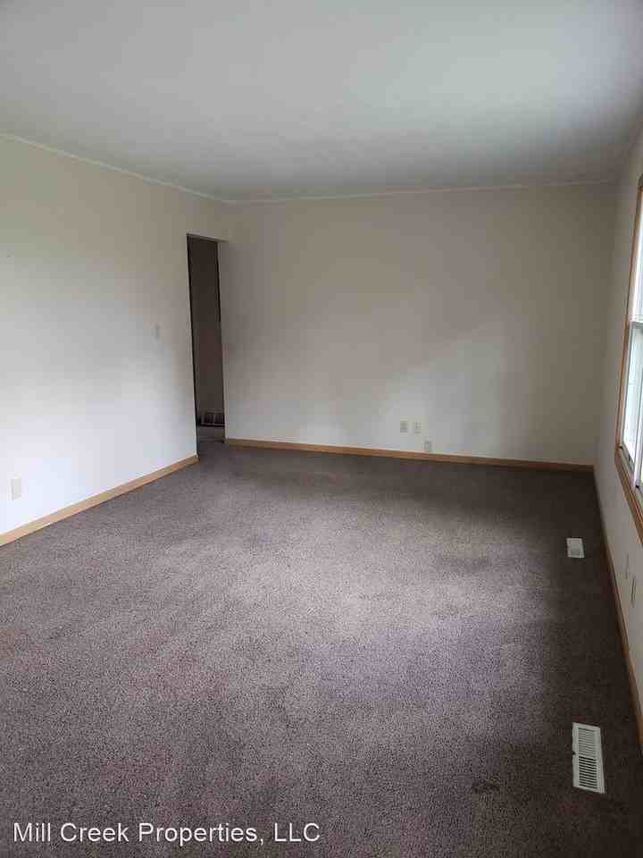 821-827 16th Pl - Photo 2 of 11