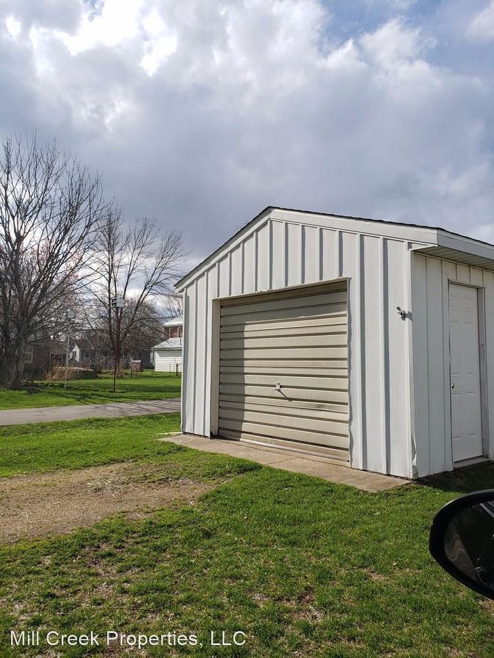 821-827 16th Pl - Photo 3 of 11