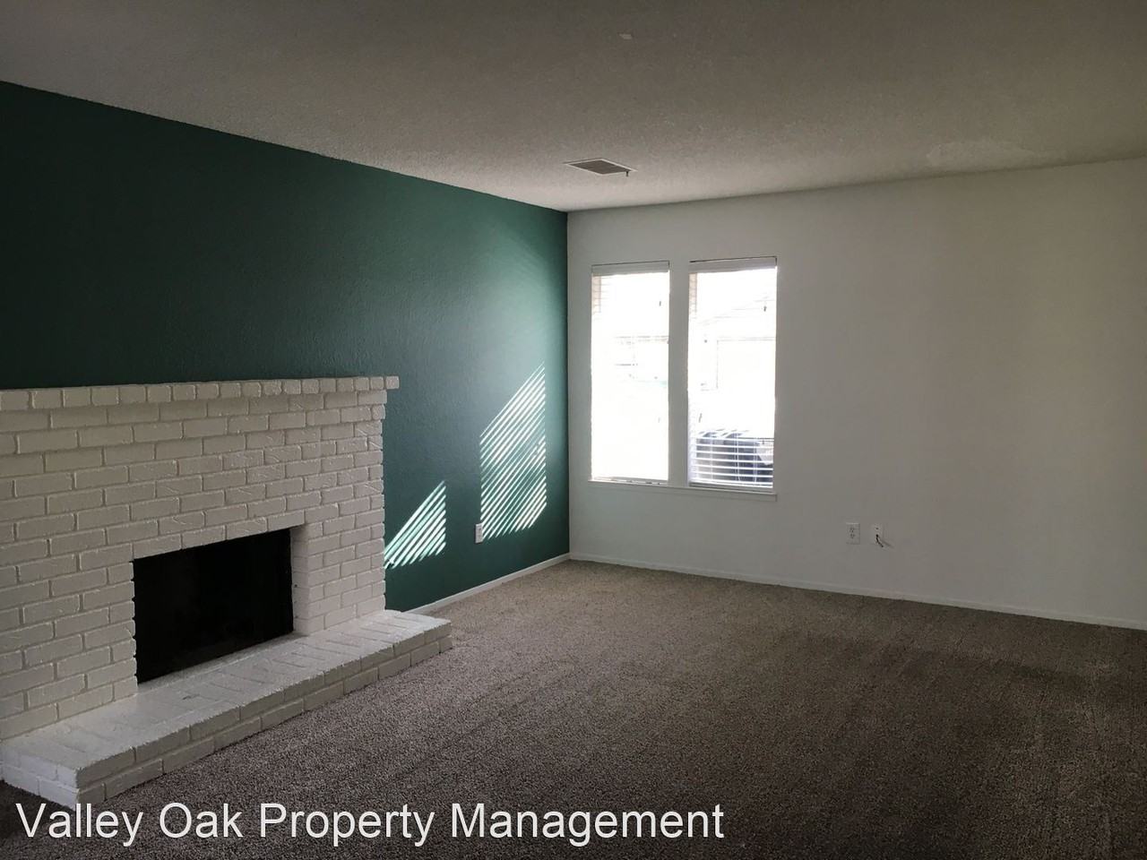 2 Bedroom 2 Bath Apartment - 3841 Pan Am #4 - Photo 2 of 8