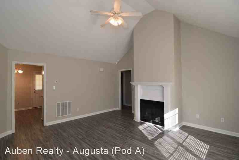 1907 Lobelia Ln - Photo 3 of 18