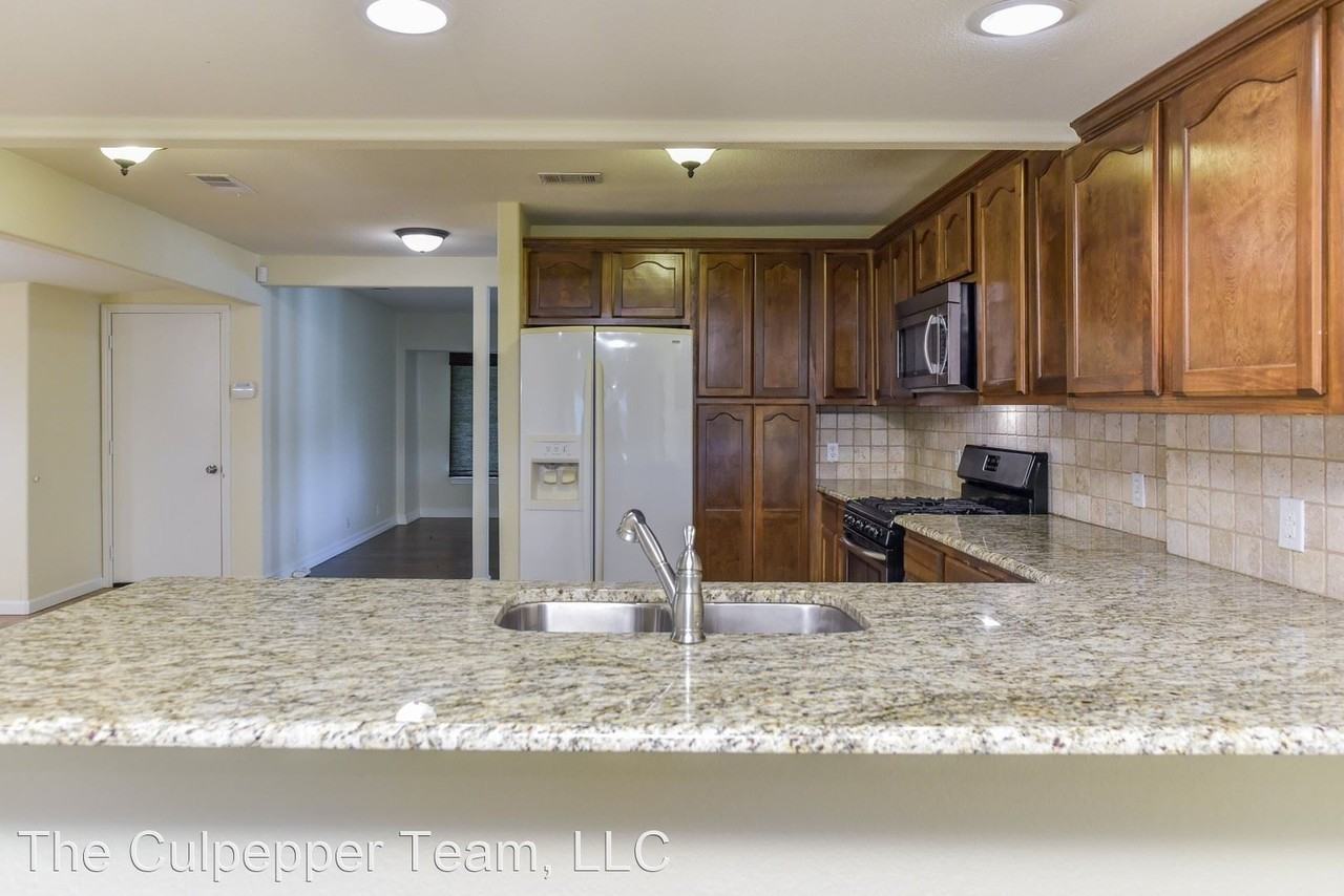 821 Springbrook Dr - Photo 2 of 23