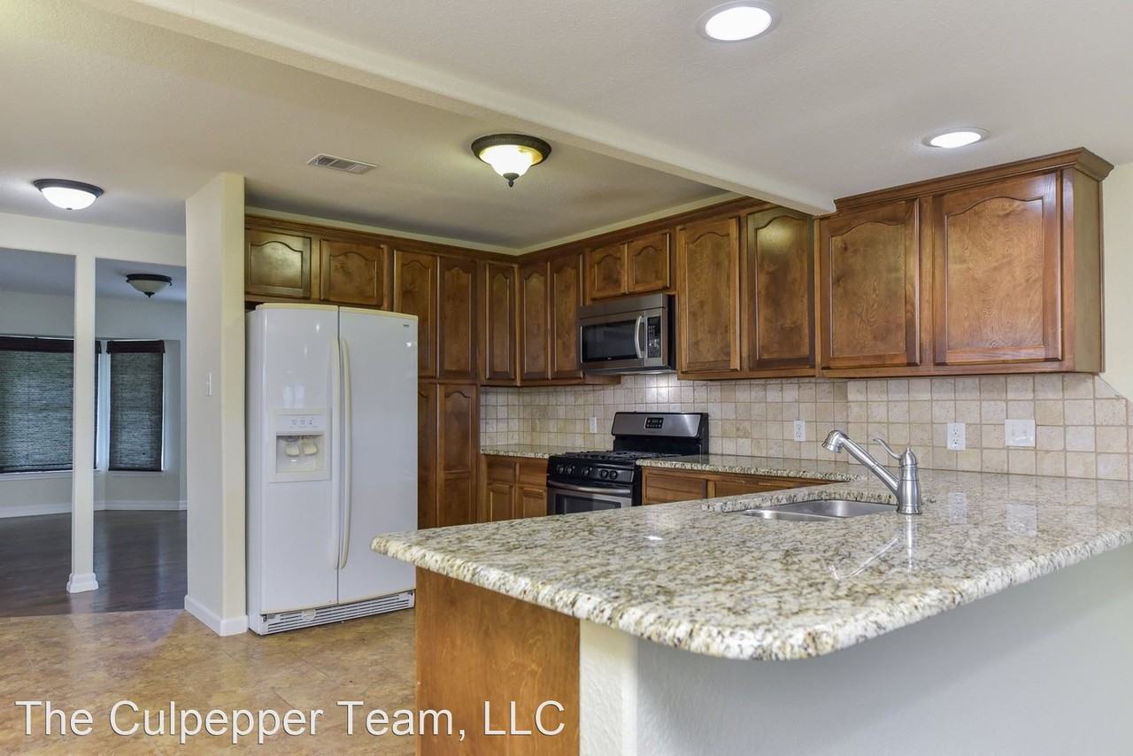 821 Springbrook Dr - Photo 3 of 23