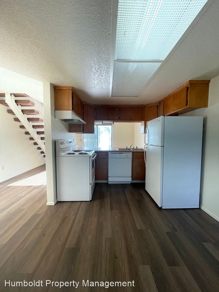 1541 - 1565 stewart court - Photo 3 of 8