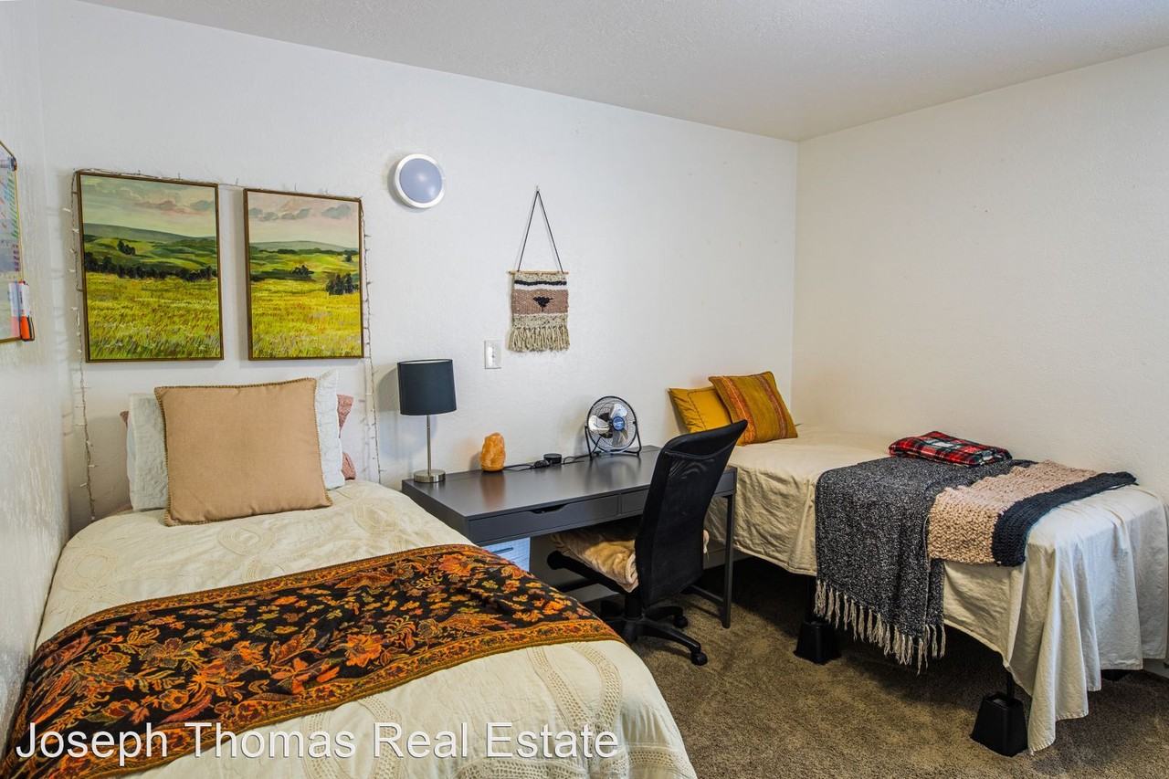 Men's and Women's Private and Shared rooms - Photo 3 of 6