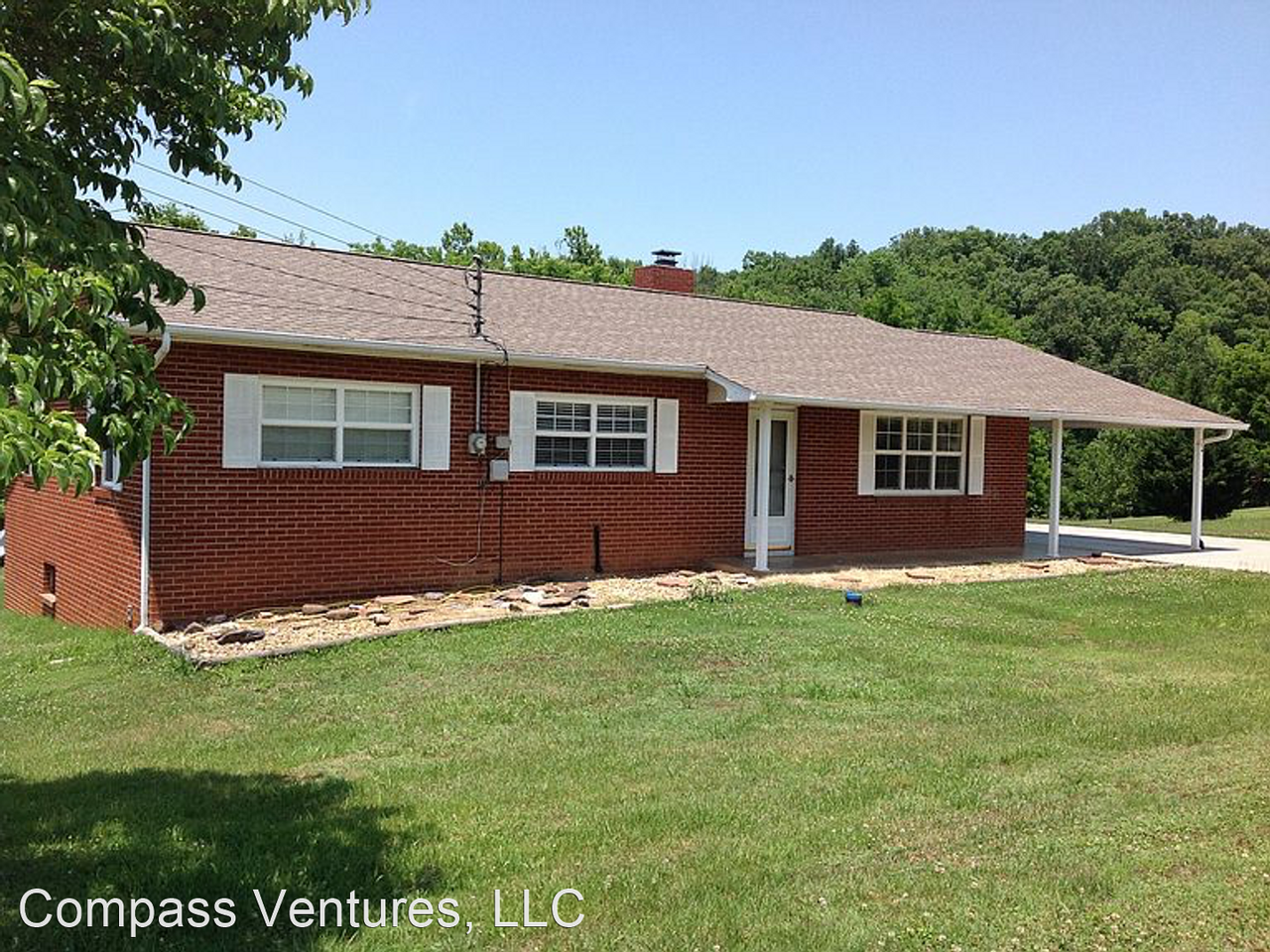 1905 Vickers Ln - Photo 2 of 13