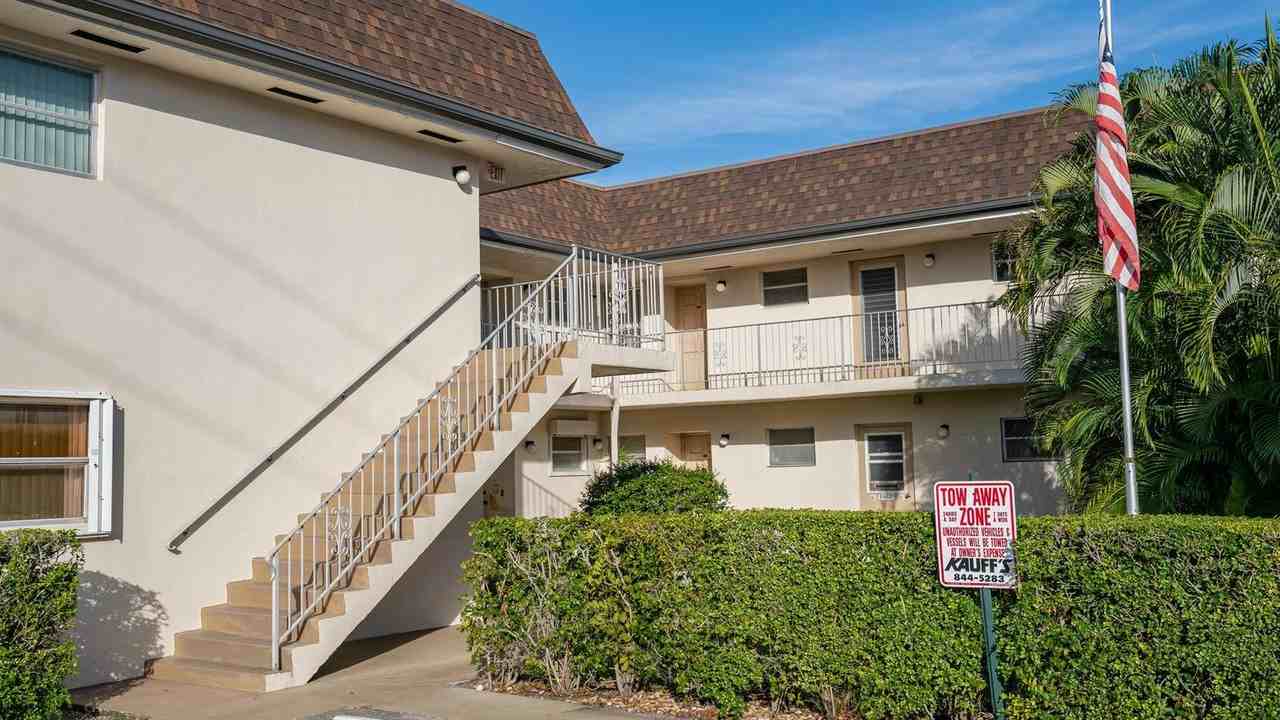 10270 N Military Trl #3B - Photo 2 of 8