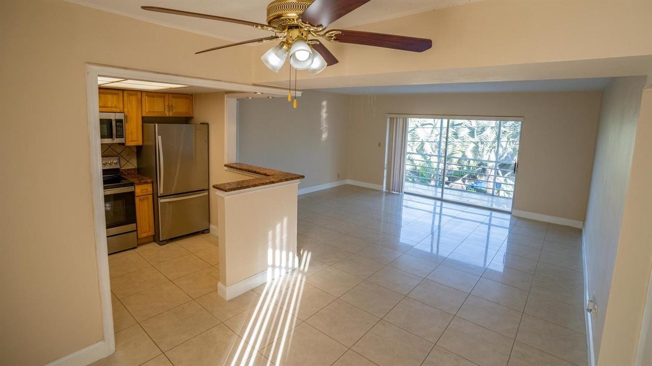 10270 N Military Trl #3B - Photo 3 of 8