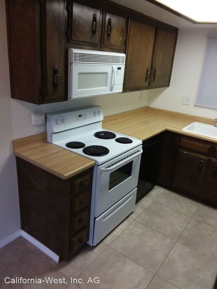246 N 10th St - Photo 2 of 11