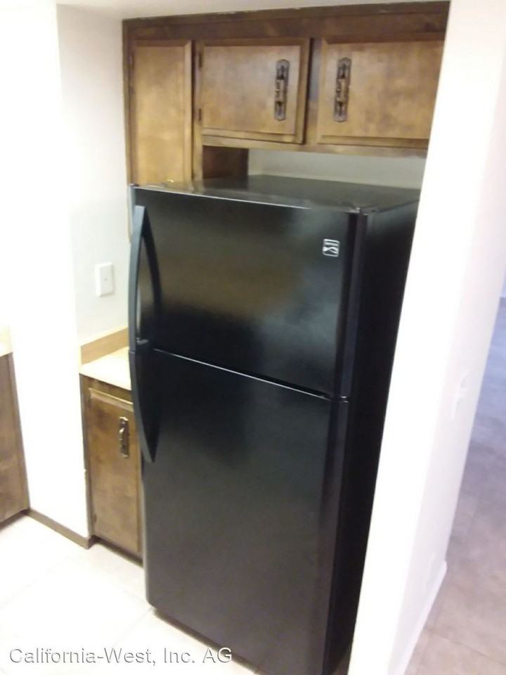 246 N 10th St - Photo 3 of 11