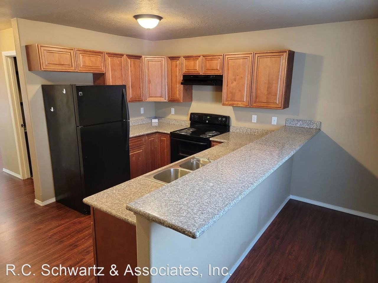 623/625 W Shannon Avenue - Photo 3 of 12