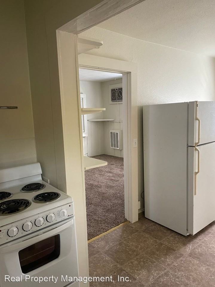 820,822 & 824 West Street - Photo 3 of 12