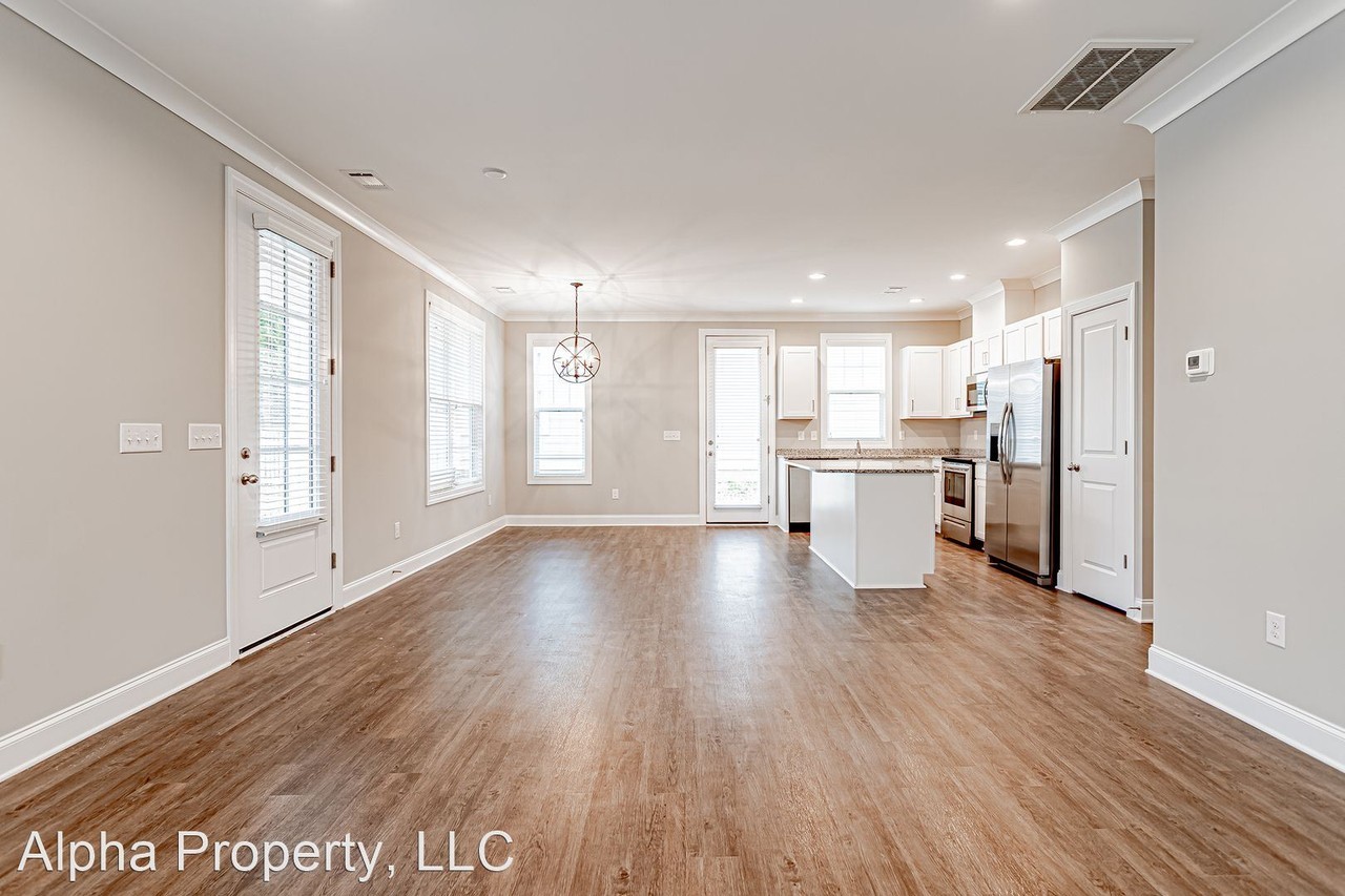 107 Hemlock Dr - Photo 3 of 20