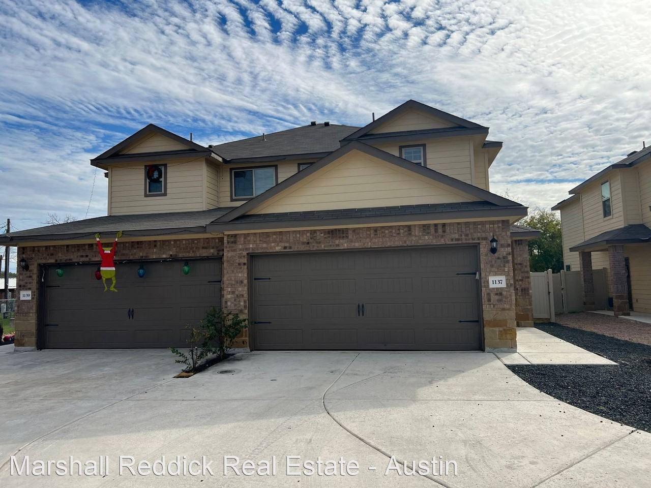 Luxury 3/2.5  Duplex in Seguin, Texas - Photo 2 of 24