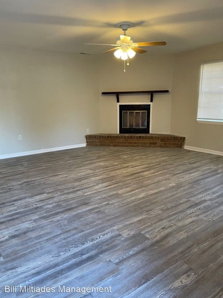 1801 Vassar St - Photo 3 of 12