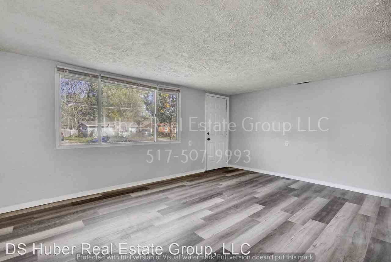 2407 Fielding Dr - Photo 3 of 17