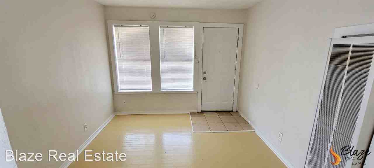 1000 N Lake - Photo 2 of 9
