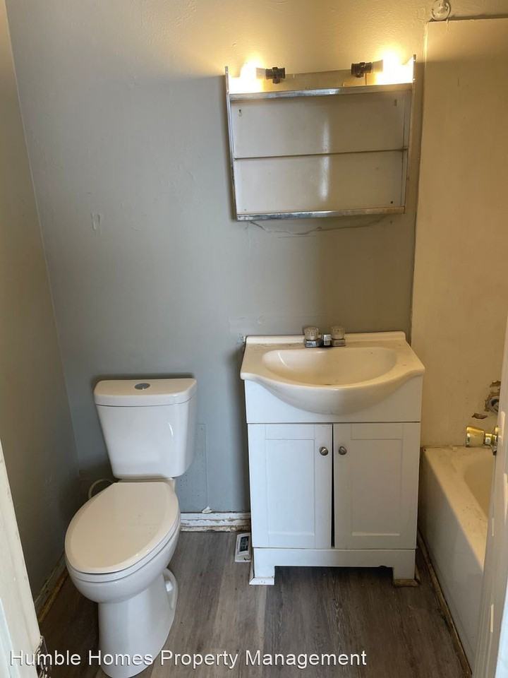 Campus Edge Apartments - Photo 3 of 5