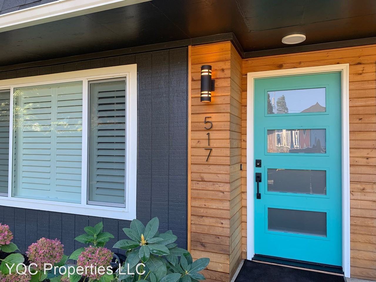 517 W 30th St - Photo 2 of 42