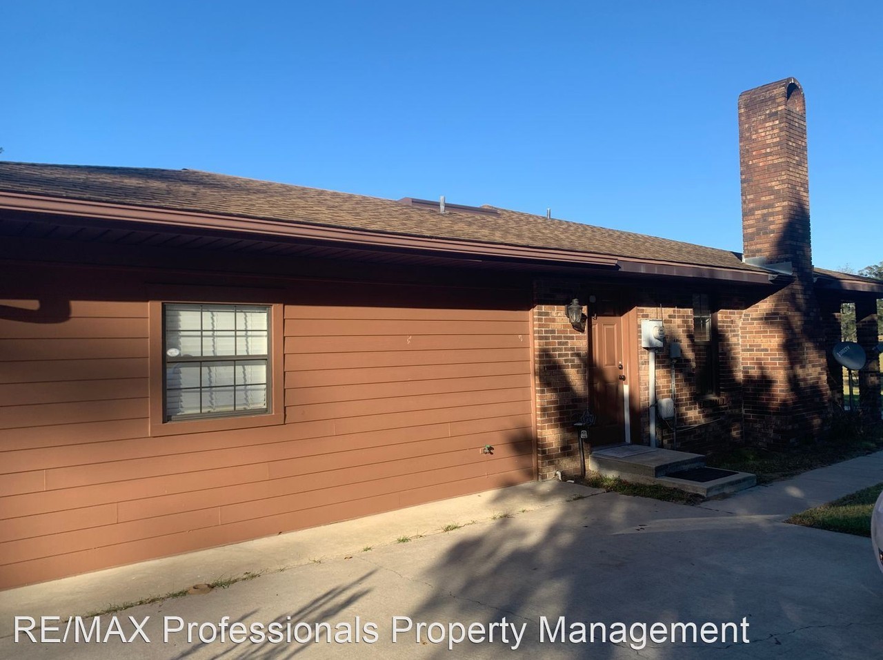 1239 Sw Wendy Ter - Photo 3 of 32