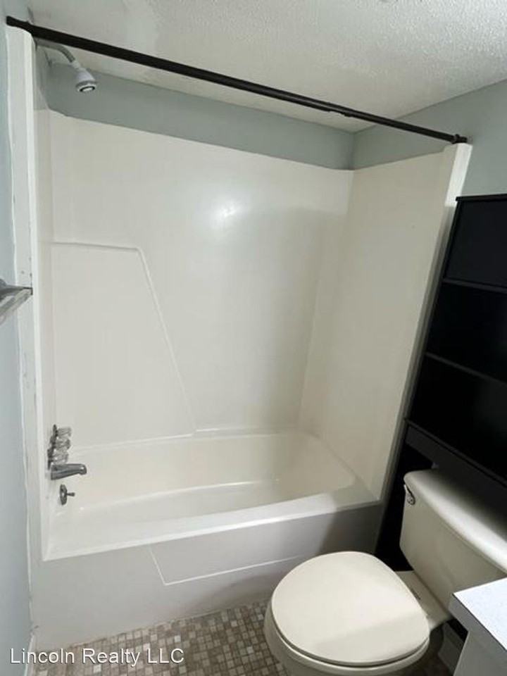 202 E. Main St. * - Photo 2 of 16