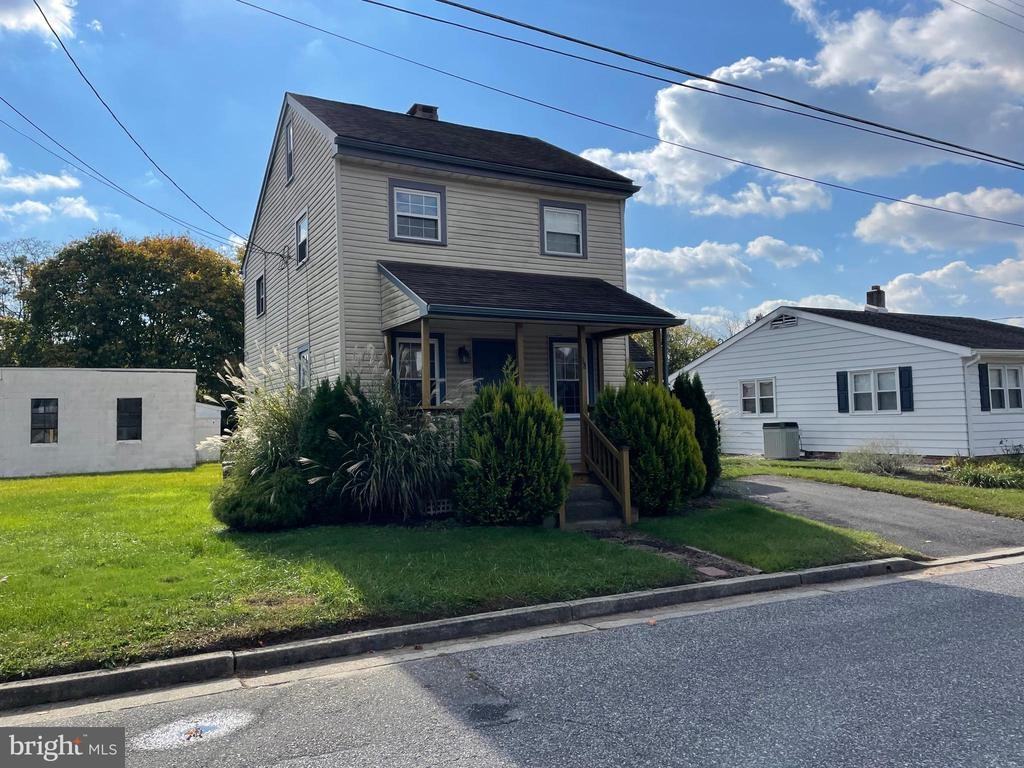 18 Park Ave - Photo 3 of 16