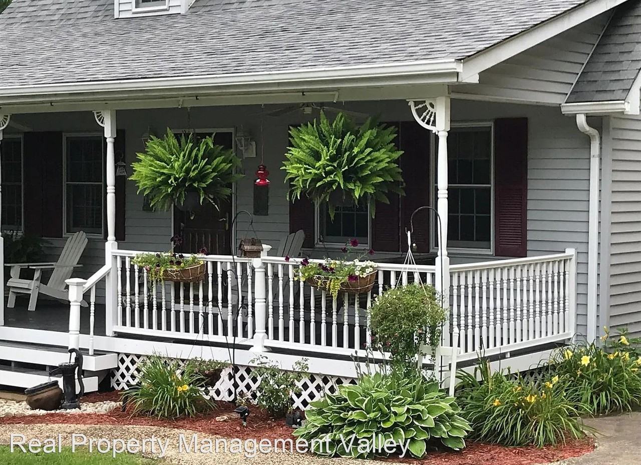 61 Mannon Dr - Photo 2 of 8