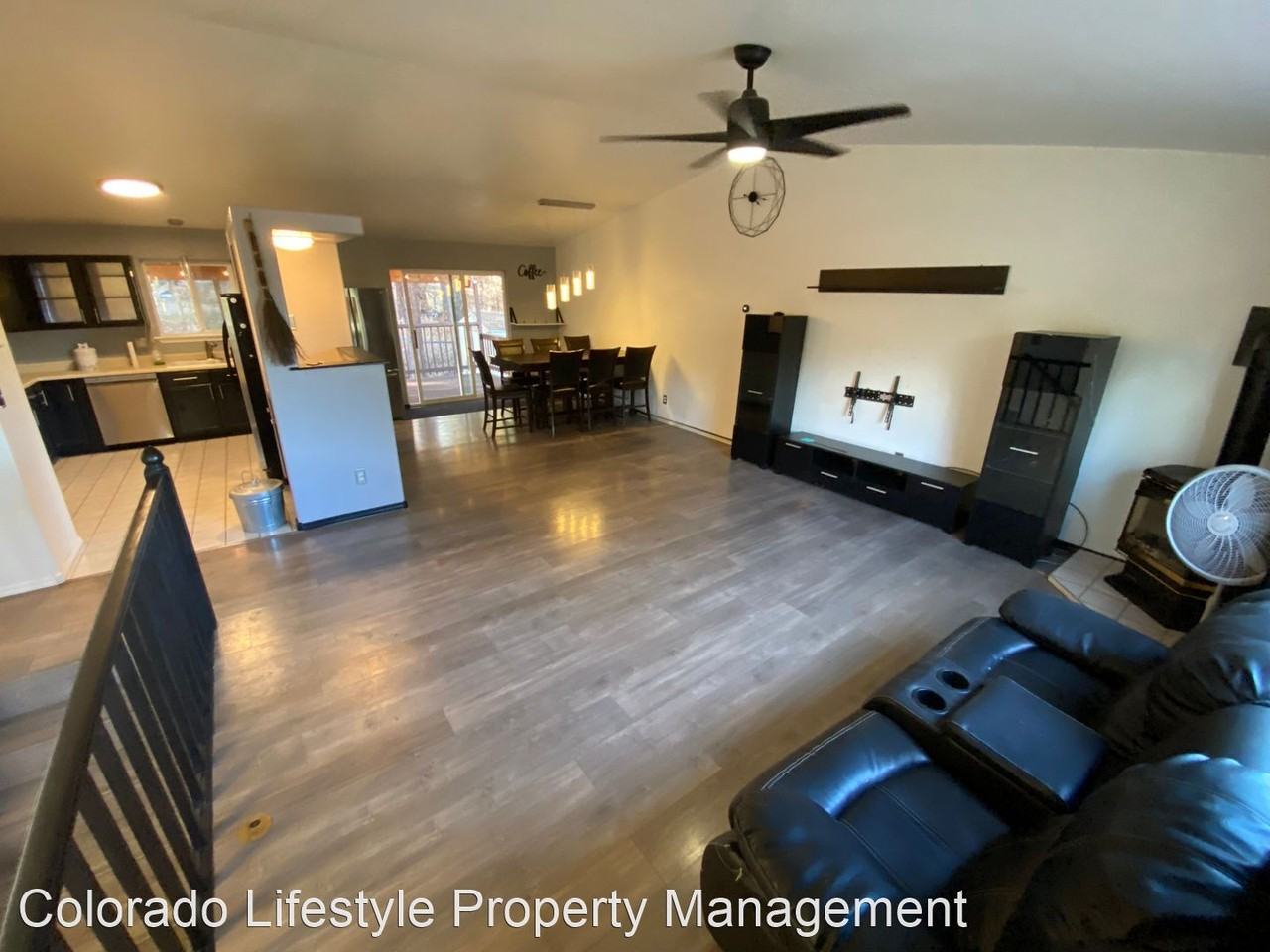 28 Trail Wood Dr - Photo 3 of 26